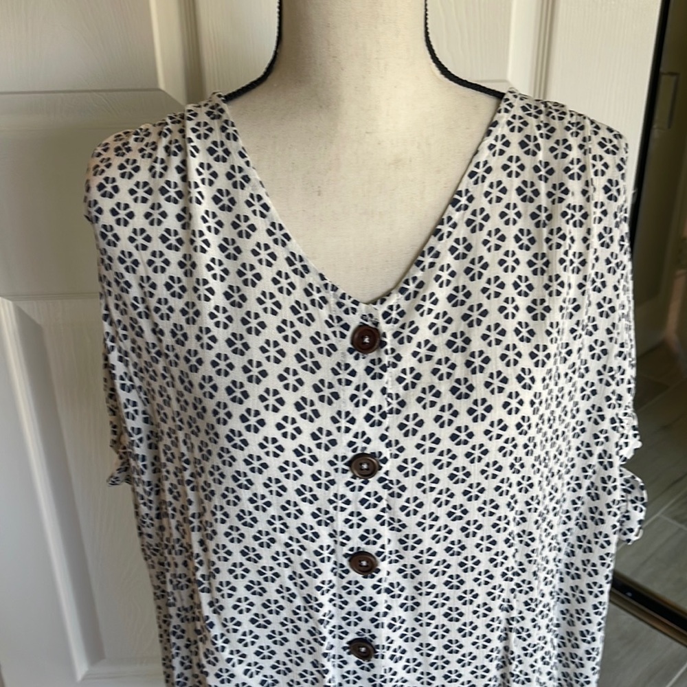 Market and Spruce Size 3X NWT
